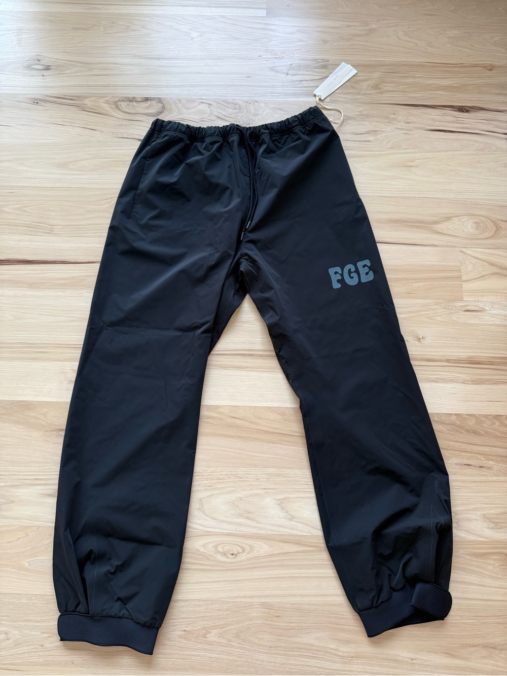 Fear of God Essentials Men’s Storm Drawstring Pants NWT